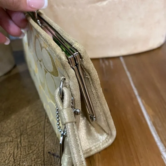 2004 Coach Limited Edition Vintage Kyoto Silk Framed Kisslock - Picture 8 of 11